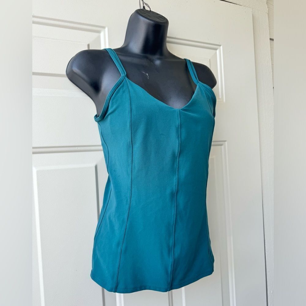 Lululemon Hugged & Held Tank
Royal Emerald Size 8 - Picture 6 of 11